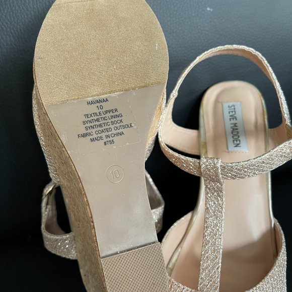NWOB Steve Madden Gold Wedges 10 - Picture 3 of 3